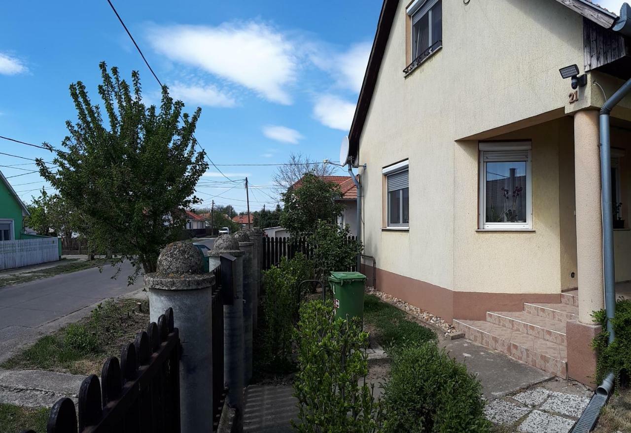 Ferienwohnung Dyta1 Apartman Hajdúszoboszló Exterior foto